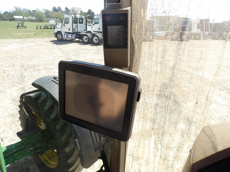 john-deere-8220-image-21