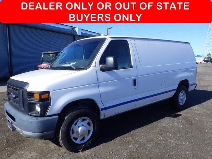 2011-ford-cargo-image-1