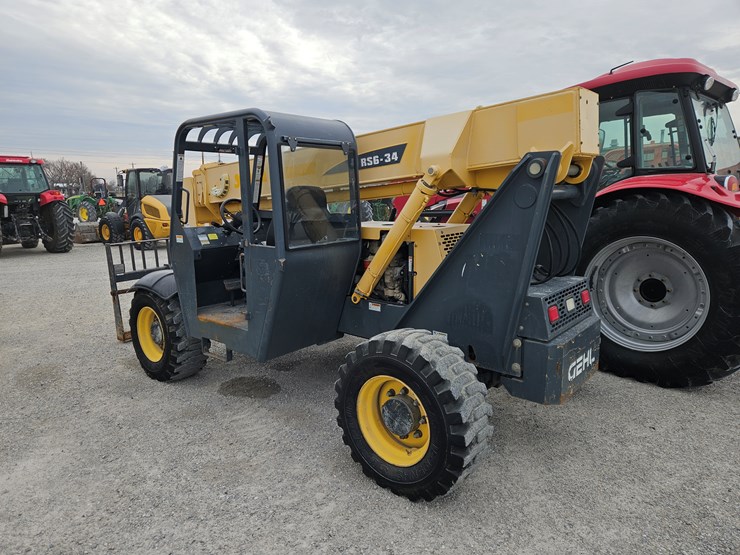 2013-gehl-rs6-34-image-12