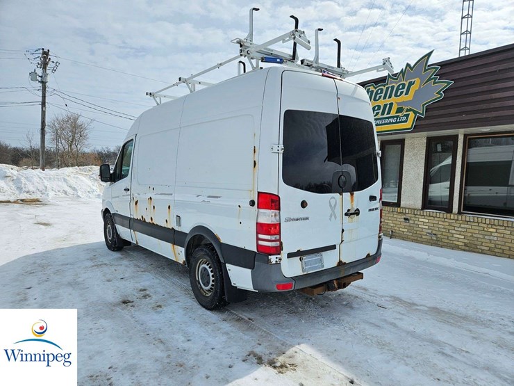 2011-mercedes-benz-sprinter-2500-image-3