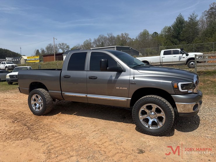 2008-dodge-1500-image-2