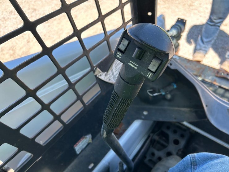 2016-bobcat-t450-image-23