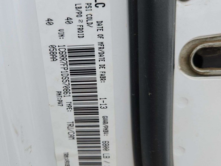 2013-dodge-1500-image-44