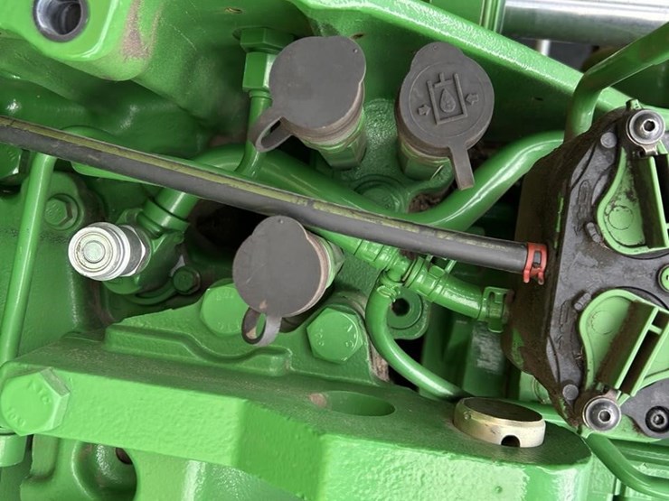 2014-john-deere-8320r-image-39