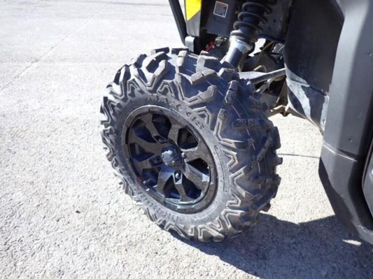 2021-can-am-defender-limited-hd10-4x4-side-by-side-image-29