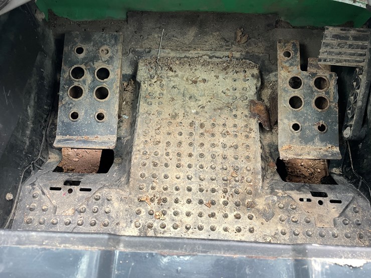 2018-bobcat-t740-image-38