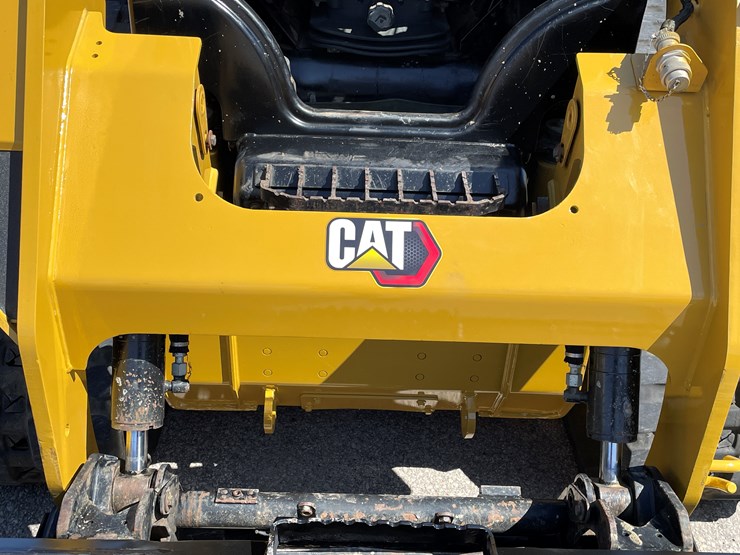 2019-caterpillar-259d3-image-20