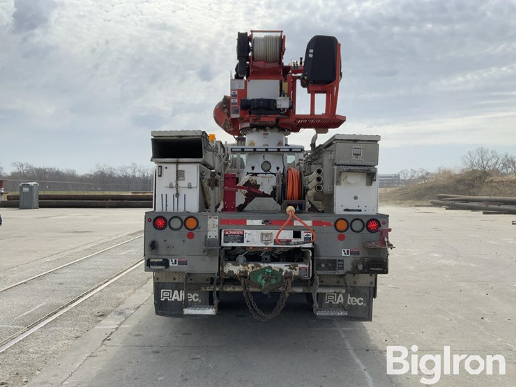 2013-freightliner-m2-106-image-14