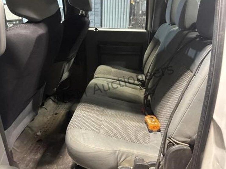 2014-ford-f550-image-28