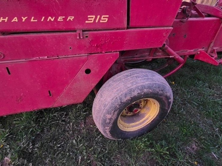 new-holland-315-image-25