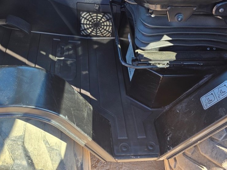 2024-jcb-215-image-44