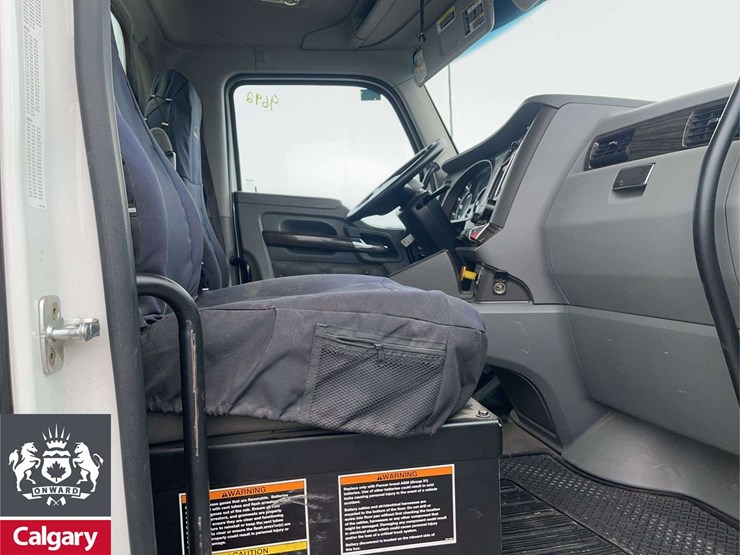 2018-kenworth-t880-image-14