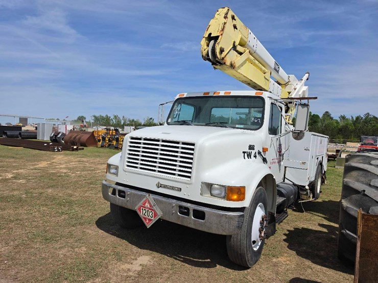 2001-international-4900-image-1