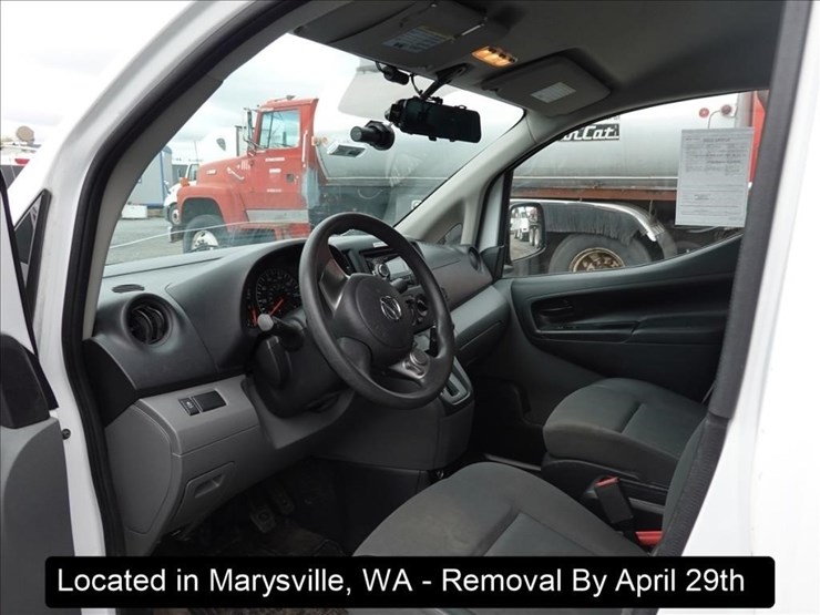 2017-nissan-nv200-image-2