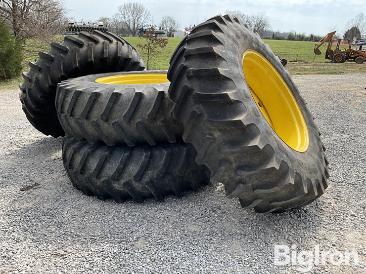 john-deere-520-image-7