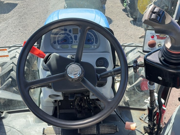 new-holland-t6030-image-16