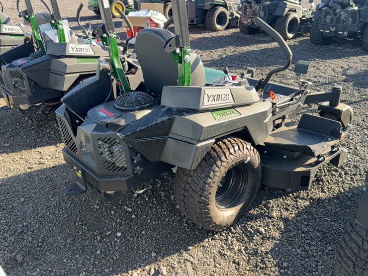 #4034-•-yakta-yxr-120-zero-turn-mower-image-8
