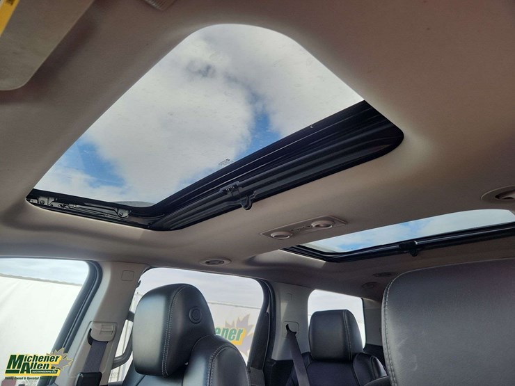 2014-gmc-acadia-denali-image-31