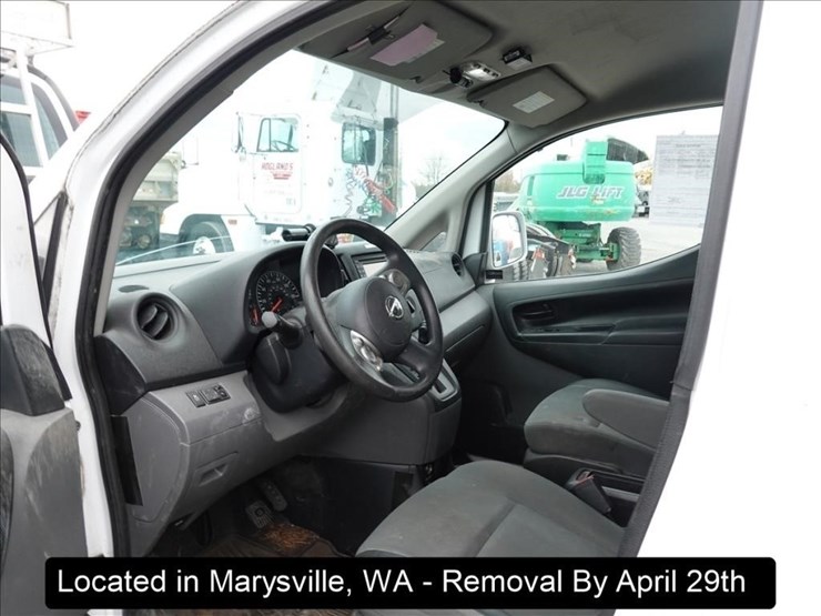 2014-nissan-nv200-image-3