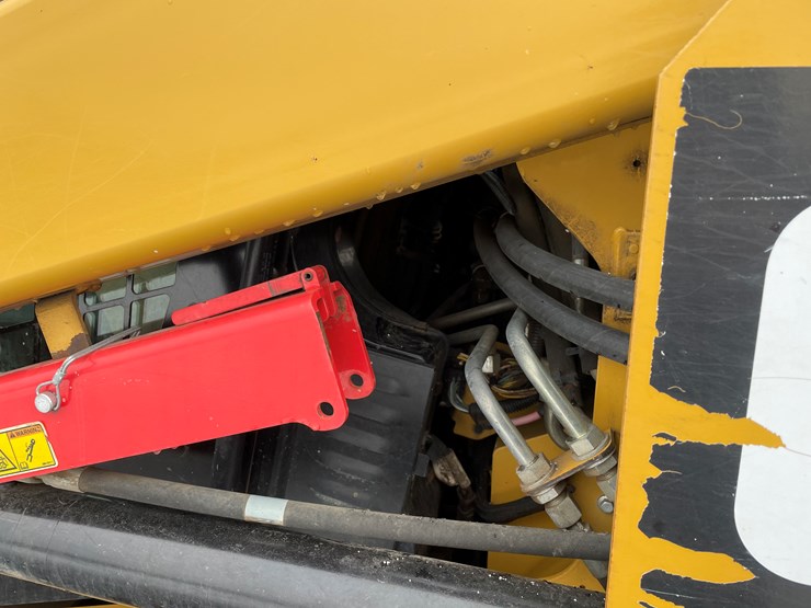 2015-caterpillar-279d-image-16