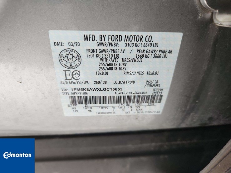 2020-ford-explorer-image-32