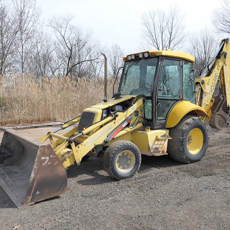 2002 NEW HOLLAND LB110