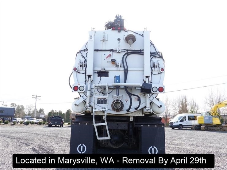 2005-international-7600-image-53