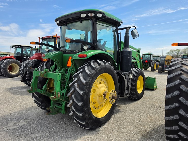 2014-john-deere-7210r-image-10