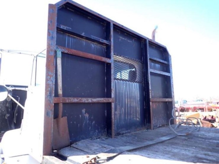 2001-freightliner-fld112-image-37