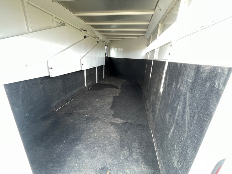 #292-•-2005-trails-west-classic-horse-trailer-(has-mn-title-in-delay)(scandia,-mn)-image-24