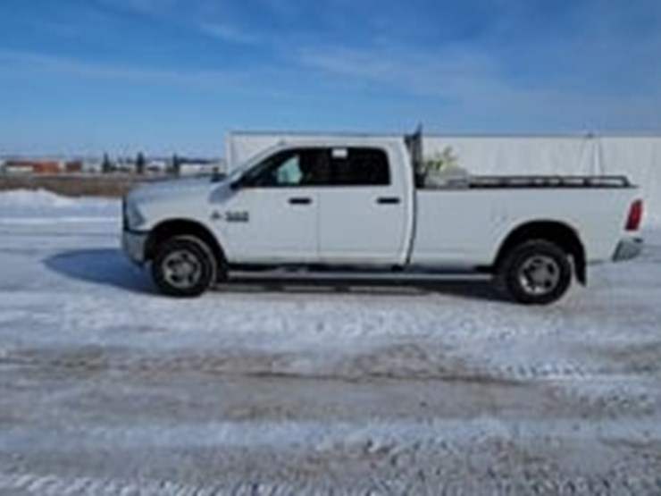 2013-dodge-3500-image-5