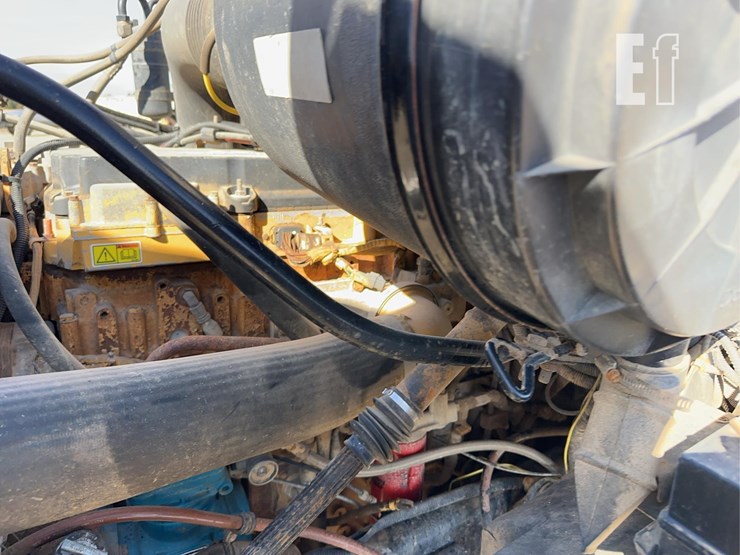 2005-sterling-lt9500-image-58