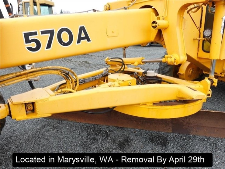 1975-deere-570a-image-26