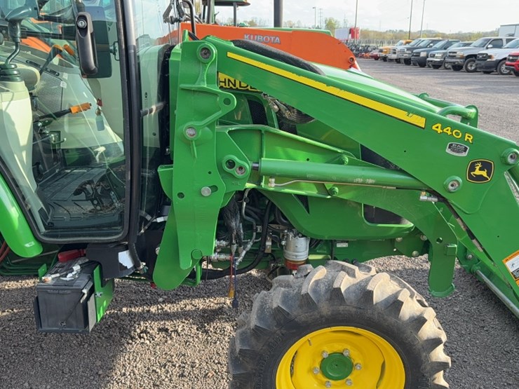 john-deere-4052r-image-6