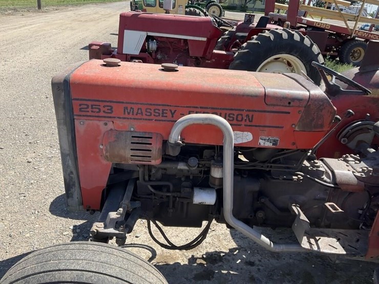 massey-ferguson-253-image-14