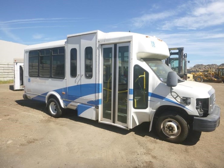 2014-ford-e450-image-3