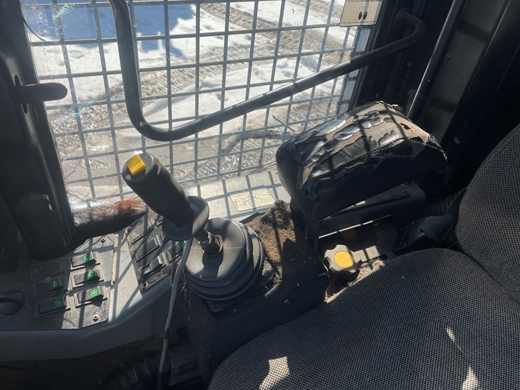 2008-caterpillar-553-image-32