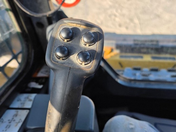 2023-deere-331g-image-81