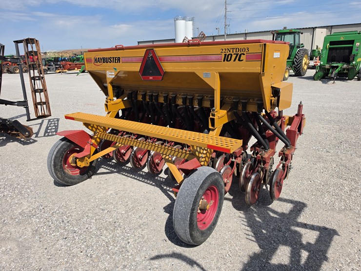 2016-haybuster-107c-image-10
