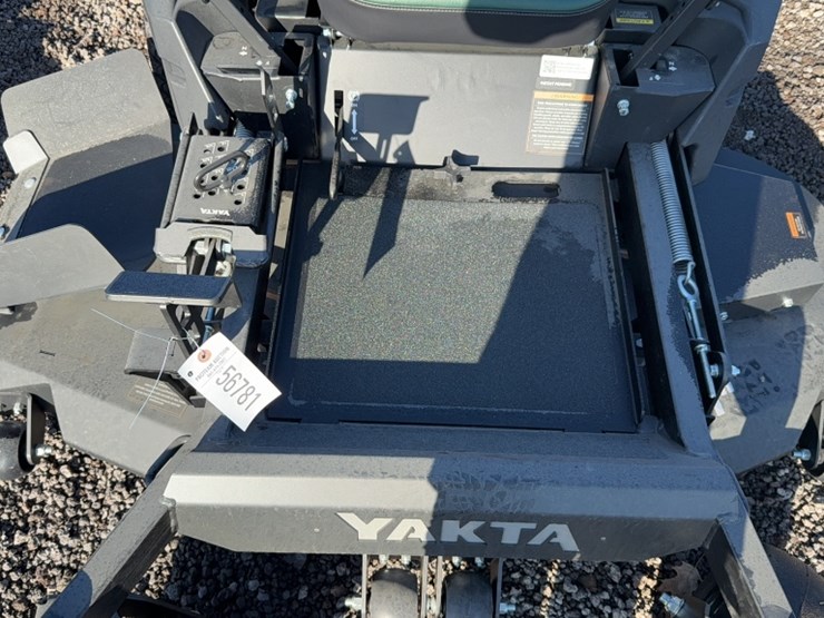 #4035-•-yakta-yxr-120-zero-turn-mower-image-5