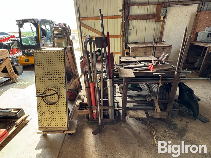 work-benches/tools/supplies-image-6