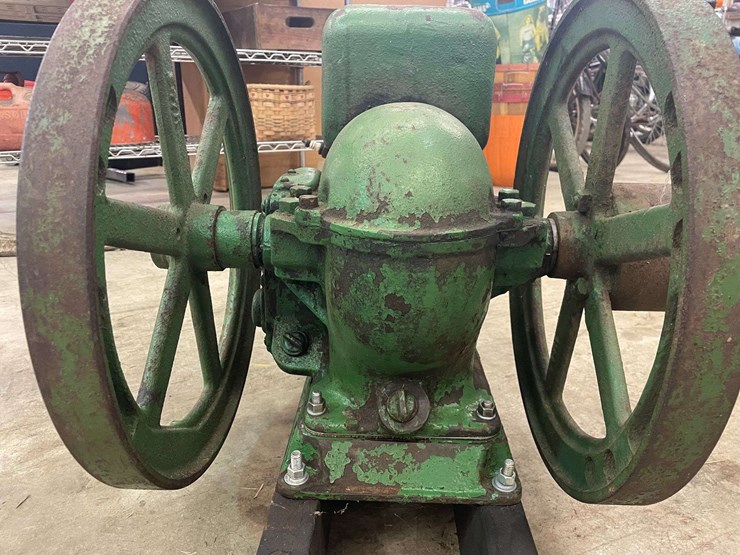 john-deere-11-image-21