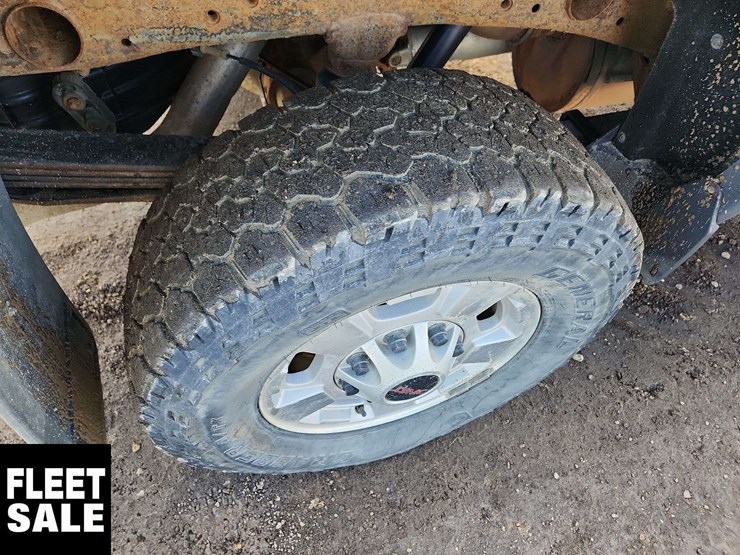 2016-gmc-sierra-2500hd-image-32