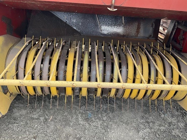 new-holland-515-image-8