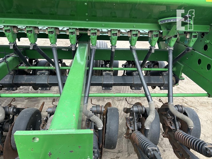 john-deere-1560-image-13