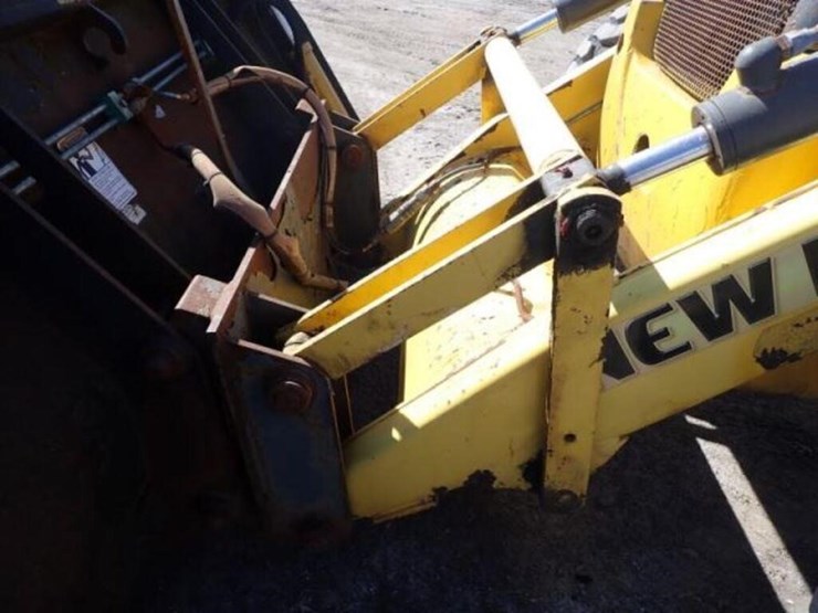 2012-new-holland-b95b-image-24