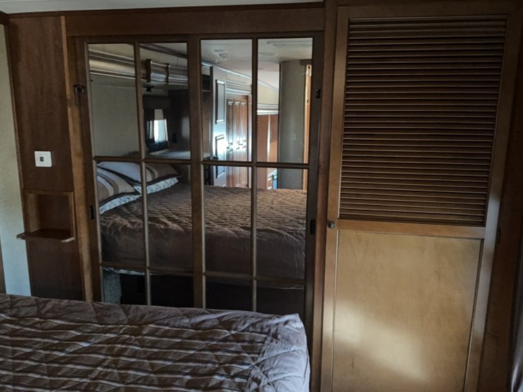 #3003-•-2014-big-horn-39'-5th-wheel-camper-image-42