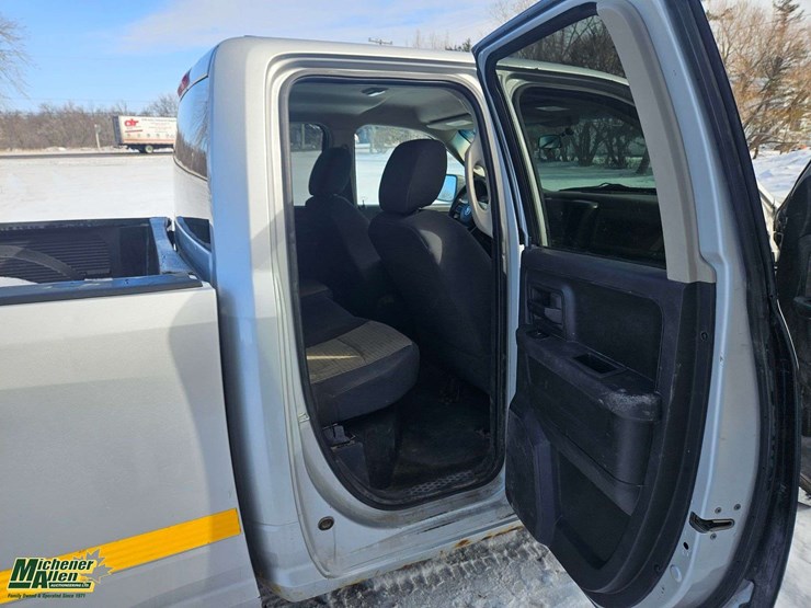 2012-dodge-1500-image-28