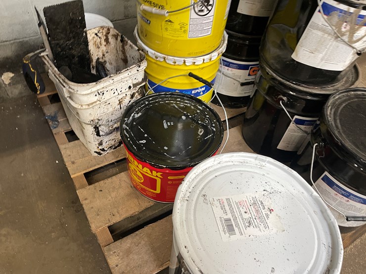 #2557-•-pallet-of-roofing-material-(columbia-heights,-mn)-image-5