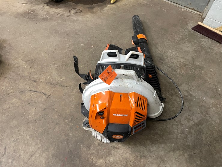 #2523-•-stihl-backpack-leaf-blower-(columbia-heights,-mn)-image-3